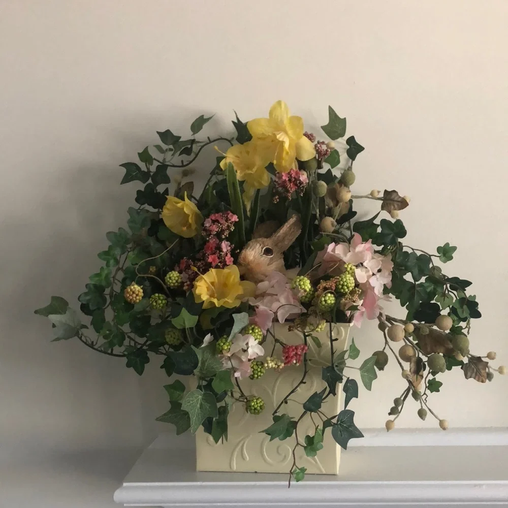 Floral Metal Basket with Raffia Bunny